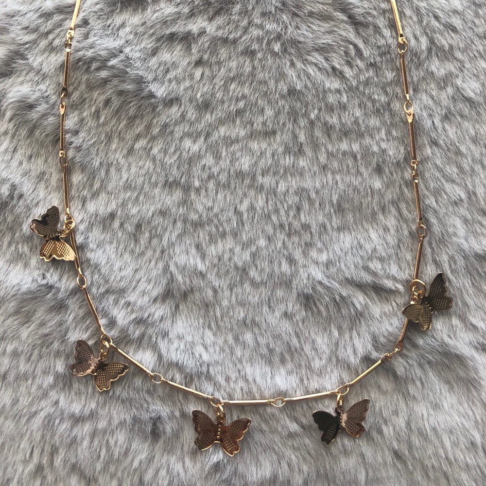 Gold butterfly necklace - Picture 3 of 4